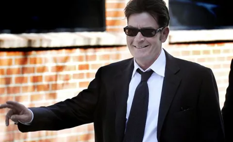 Charlie Sheen y Chuck Lorre olvidan sus rencillas