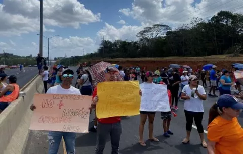 ¡Caos! Bloquean autopista por falta de agua en La Chorrera