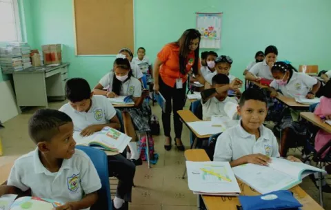 Jubilaciones y renuncias de docentes, la piedra en el zapato del  Meduca 