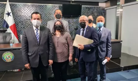 Abogados volverían a demandar ley de facturación electrónica