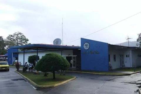 Denuncian golpiza contra dos mujeres y tres niños por secta
