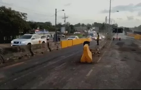 Inversión de carriles para atender éxodo de Semana Santa
