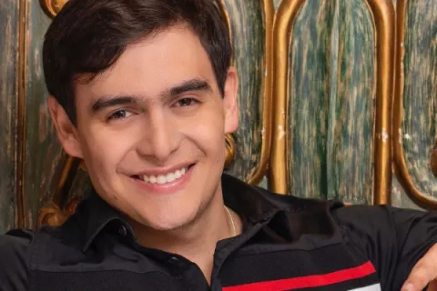 Julián Figueroa, funeraria filtra video de su cuerpo