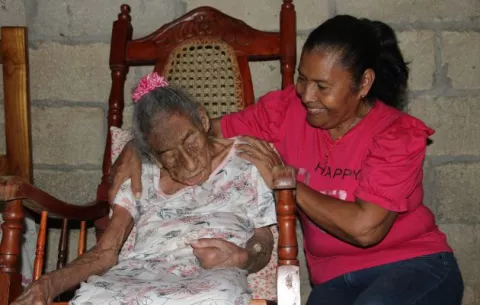 Segunda persona más longeva de Panamá tiene 117 años   