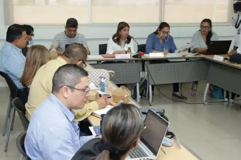 Pagarán a educadores por concurso en mayo