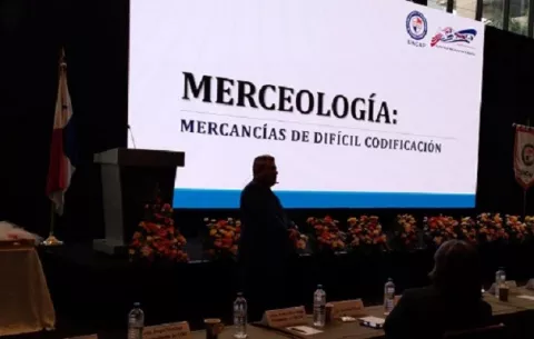 Correos electrónicos, dueños del comercio internacional  