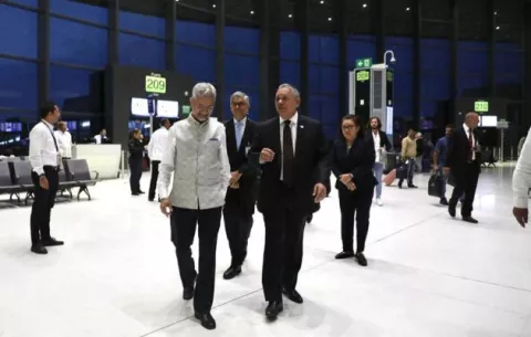 Canciller de la India llega a Panamá en una visita histórica