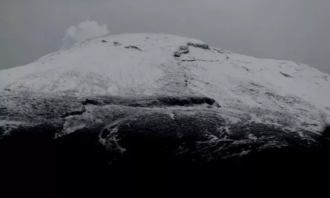 Continúa alerta naranja por actividad del Nevado del Ruiz