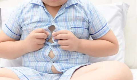 ¡Cuidado con la obesidad en niños y adolescentes!