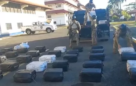 Panamá decomisa más de 1,360 kilos de cocaína