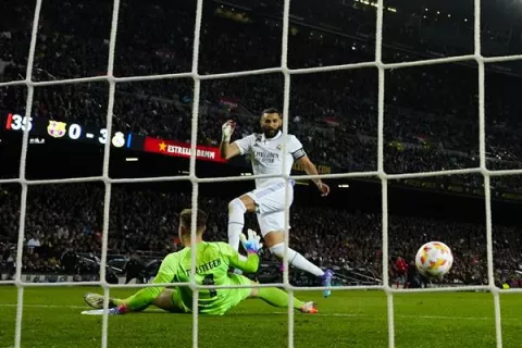 Real Madrid golea al Barça; va a la final de Copa del Rey