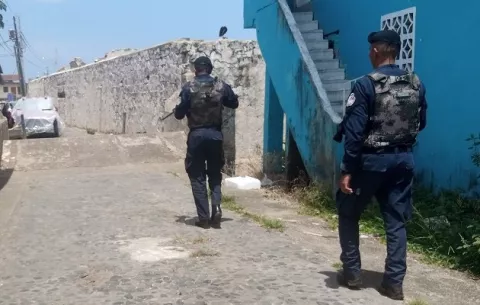Ladrones se activan en Colón, asaltan gasolinera y camión