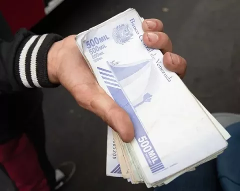 Devaluación se traga al salario mínimo en Venezuela