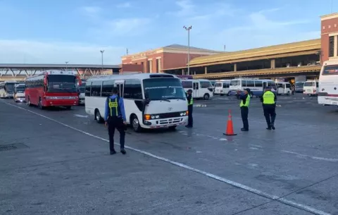 Sancionan a más de 10 conductores de transporte colectivo