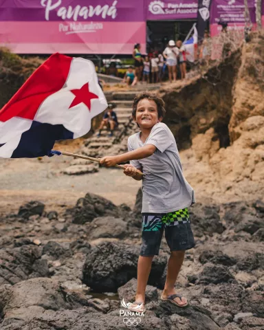 El surf panameño hace historia en Santa Catalina