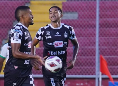 Tauro y Sporting, duelo esperado en la Conferencia del Este