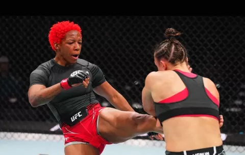 UFC: ¿Por qué Joselyne Edwards perdió el 20 % de su premio?
