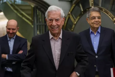 Vargas Llosa: Los autores no están tan mal vistos como antes