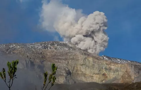Colombia bajo alerta de erupción volcánica probable 