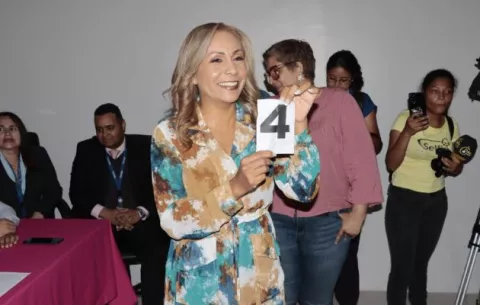 CD sorteó posiciones para precandidatos presidenciales