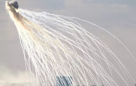 ¿Qué son las bombas de fósforo que usa Rusia contra Ucrania?
