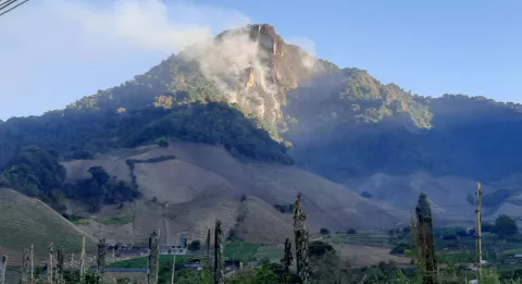 Incendio ingresa al Parque Internacional La Amistad