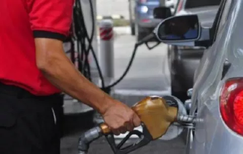 Extienden el subsidio del combustible hasta el 15 de julio