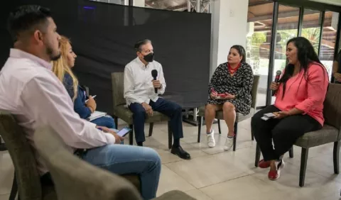 Gobierno no puede restarse de problema de pensiones