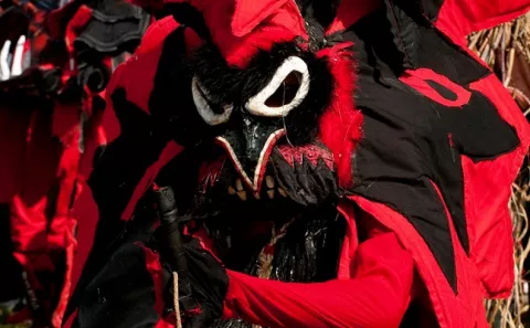 Diablos y congos, listos para festival en Portobelo