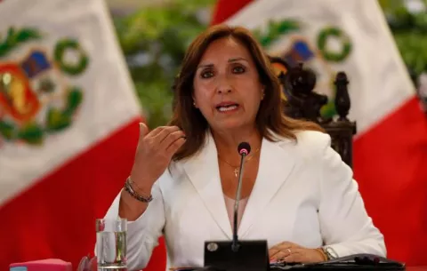 Presidenta de Perú rechaza supuesta 'masacre' contra manifes