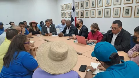 Autoridades educativas reiteran que el lunes habrá clases