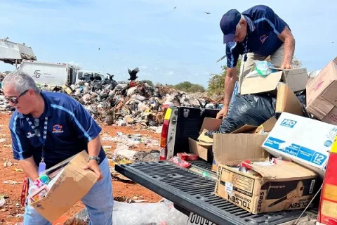 Acodeco destruye miles de productos vencidos en Herrera