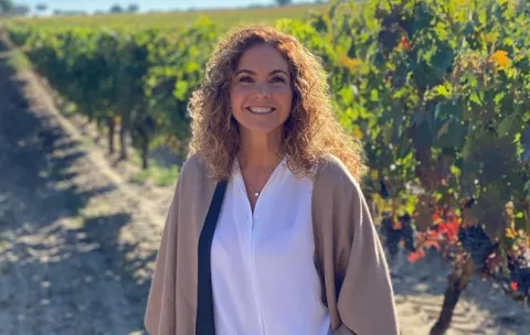 Lucero es agredida por una de sus seguidoras
