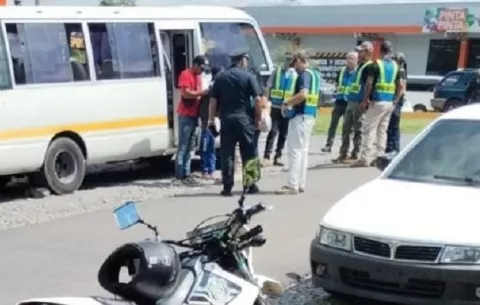 Detienen en área comercial de Bugaba a 19 migrantes ilegales