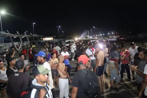 Migrantes protestan en la frontera sur de México