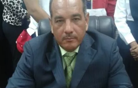 Representante de Ciricito critica al titular del MOP