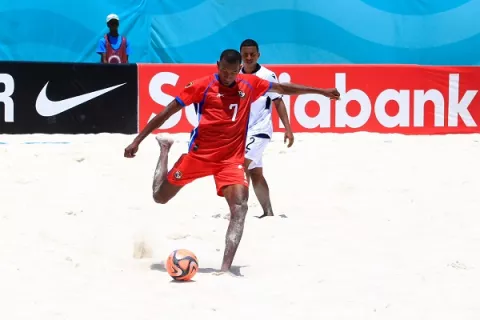 Panamá golea a República Dominicana en fútbol playa