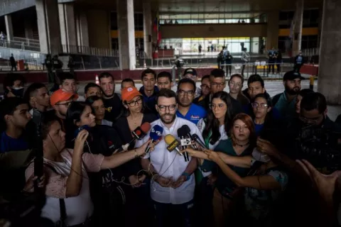 Migrantes venezolanos podrán votar en primarias opositoras