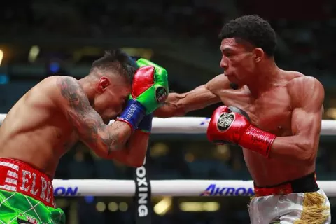 Ronal 'Gallito' Batista no pudo contra 'Rey' Martínez
