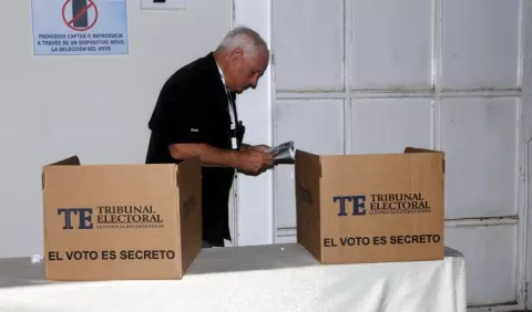 Ricardo Martinelli votará en primarias presidenciales de RM