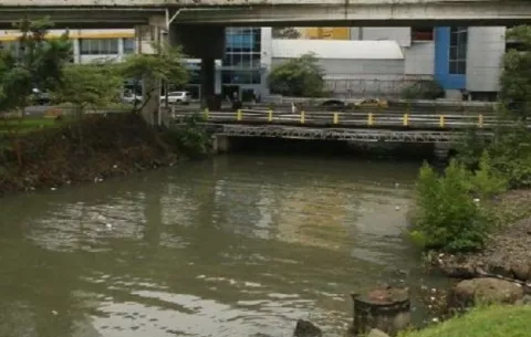 Conexiones directas de baños al río Matasnillo persisten 