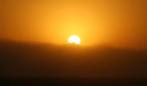Altas temperaturas y sismos, sin vínculos