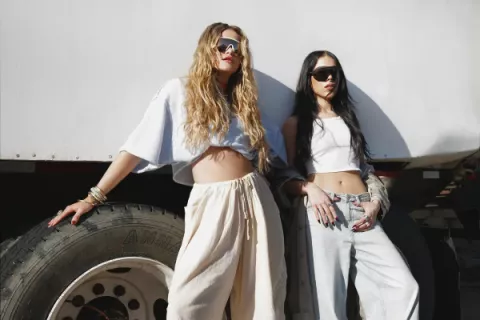 Sofía Reyes y Danna Paola fusionan su talento en 'tqum'