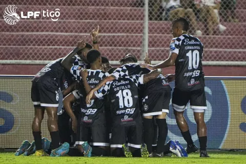 Tauro con ventaja; Plaza y CAI con llave abierta