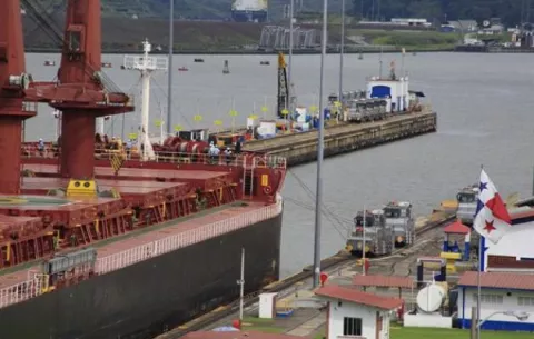 Canal de Panamá disminuye calado de los buques por la sequía