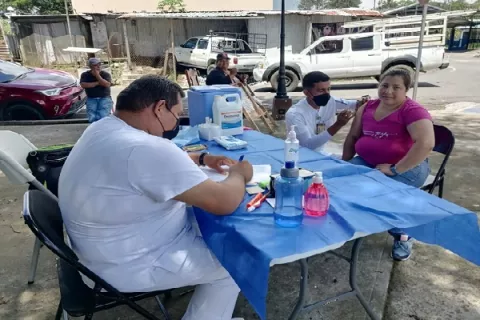Población chiricana abarrotó los centros de vacunación