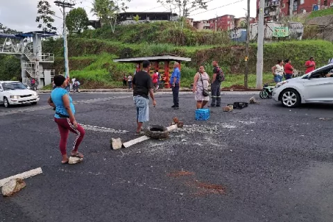 Tres comunidades en Colón se alzan para exigir agua potable