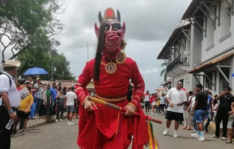 La Villa y Parita se llenan de color en Corpus Christi