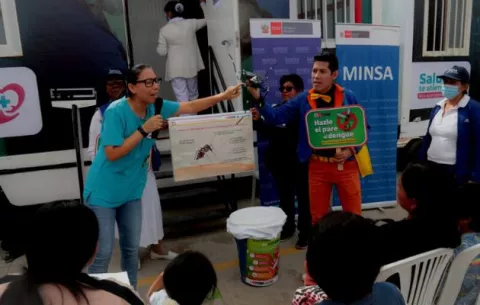 Perú enfrenta el peor brote de dengue; niños son afectados