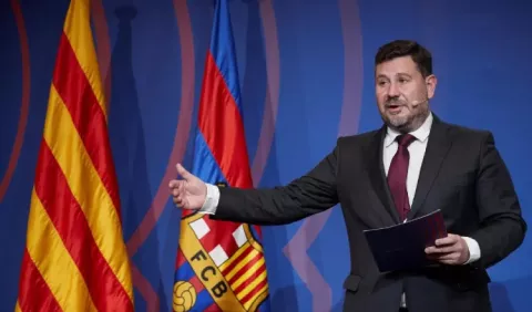 El Barcelona obligado a rebajar su deuda